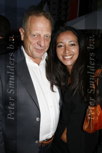 Noordwijk 26 augustus 2006
Presentatie blad JFK in huis ter Duin.
Wim Zegwaard met een kennis