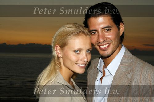 Noordwijk 26 augustus 2006
Presentatie blad JFK in huis ter Duin.
Yfke Sturm met verloofde