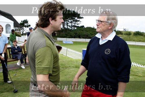 Zandvoort 18 augustus 2007
Pieter v Vollenhoven speelt mee met een charity wedstrijd van de klm open golf een week nadat bij hemin het ziekenhuis stuk huid verwijderd is. Pieter met Beau v Erven Dorens