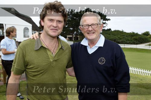 Zandvoort 18 augustus 2007
Pieter v Vollenhoven speelt mee met een charity wedstrijd van de klm open golf een week nadat bij hemin het ziekenhuis stuk huid verwijderd is. Pieter met Beau v Erven Dorens