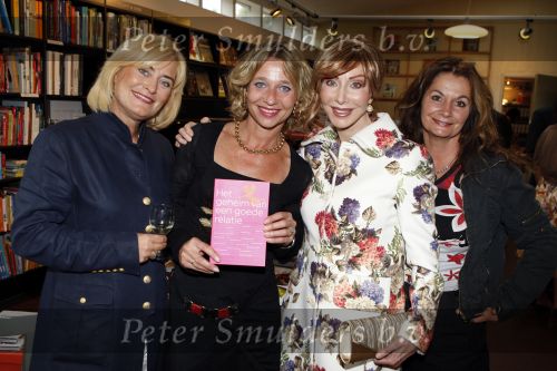 Laren 30 augustus 2007
Presentatie boek over relaties van Carla Schenk. Vivian Boelen Belinda Meuldijk en Marijke Helwegen