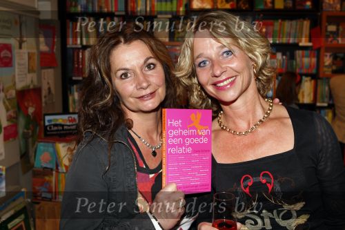 Laren 30 augustus 2007
Presentatie boek over relaties van Carla Schenk. Belinda Meuldijk