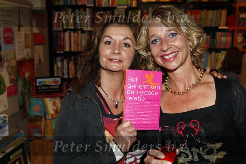 Laren 30 augustus 2007
Presentatie boek over relaties van Carla Schenk. Belinda Meuldijk