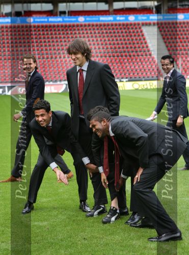 Eindhoven, 28 Augustus 2007
Jaarlijkse fotosessie van de nieuwe Selektie van PSV Seizoen 2007/2008
Cassio Ramos zijn schoenen worden getoond