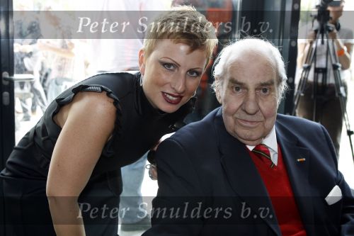Hilversum 17 augustus 2007
Presentatie straatnamen Willem Duys Willem v Kooten en Mies Bouwman op het mediapark. Charlotte Coppola