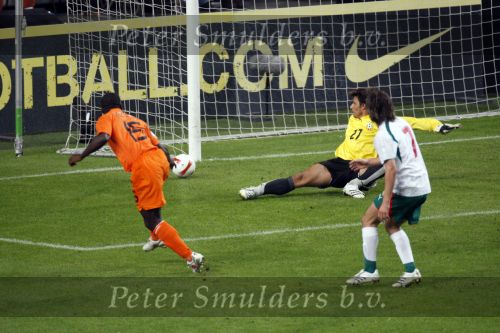 Amsterdam 8 september 2007
kwalificatieduel voor EK tussen Nederland en Bulgarije in de amsterdam arena. Nederland wint met 2-0. Clarence Seedorf raakt de paal
