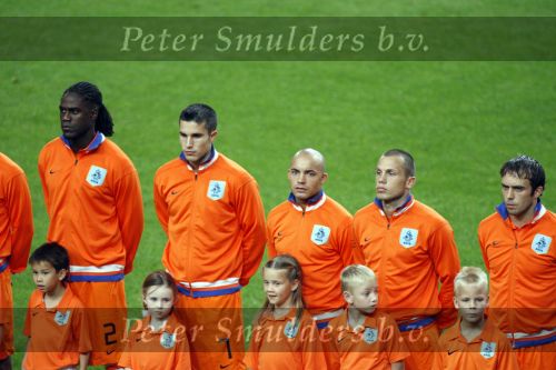 Amsterdam 8 september 2007
kwalificatieduel voor EK tussen Nederland en Bulgarije in de amsterdam arena. Nederland wint met 2-0. Mario Melchiot Danny de Zeeuw Robin v Persie en John Heitinga