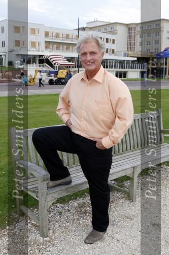 Noordwijk 15 augustus 2007
Tros zomerfeest bij hotels van Oranje . Emile Hartkamp 81 kg afgevallen