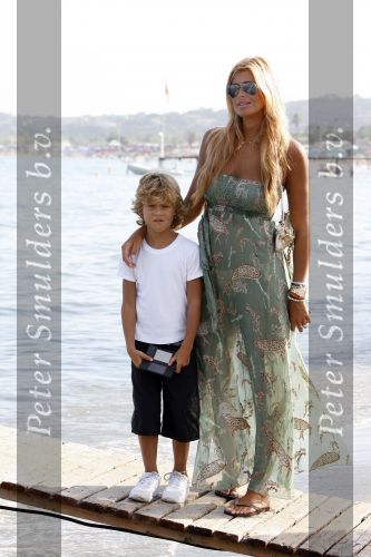 St Tropez 3 augustus 2007
Ruud Gullit Estelle Gullit en hun zoontje Maxim op vakantie in St Tropez.