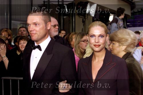SCHEVENINGEN 21 oktober 2001
Premiere Aida in het circustheater.
Nance met ex-man