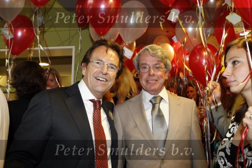 Amsterdam 7 september 2007
Opening nieuwe pand van de Pim de Vos advocaten op de pc hooftstraat. Frank Visser de rijdende rechterm