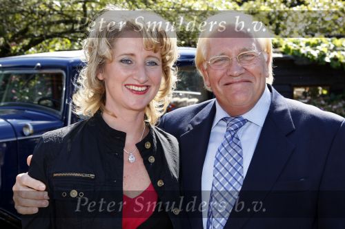 Laren/ Eemnes 29 augustus 2007
Willibrord Frequin en zijn Suzanne trouwen. Ze vertrekken vanaf thuis met koets naar de theetuin. Frits Lohnen met vrouw
