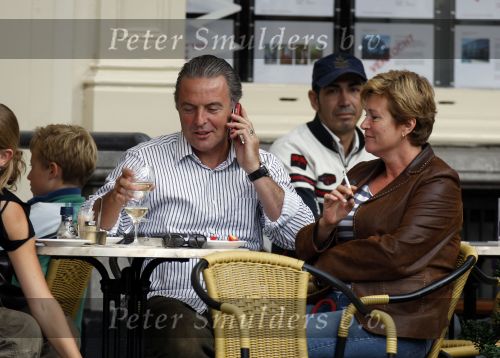 Amsterdam 18 augustus 2007
Huub Stapel met zijn vrouw Resie op terras.
