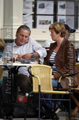 Amsterdam 18 augustus 2007
Huub Stapel met zijn vrouw Resie op terras.