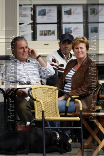 Amsterdam 18 augustus 2007
Huub Stapel met zijn vrouw Resie op terras.