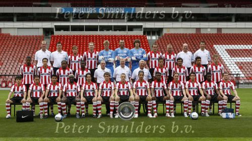PSV Selektie, Seizoen 2007/2008
Eindhoven, 28 Augustus 2007
Eindhoven, 28 Augustus 2007
Bovenste rij v.l.n.r.: Ferd v Odenhoven, Joop Hiele, Mika Vayrynen, Jeroen v d Berk (standin voor Jan Kromkamp )Bas Roorda, Gomes, Cassio Ramos, Csaba Feher, Tommie v d Leegte, Mart v d Heuvel en Luc v Agt
Middelste rij v.l.n.r.: Alcides, Otman Bakkal, Jefferson Farfan,Edsion Mendez, Jan Wouters, Ronald Koeman, Tonny Bruins Slot, Ibrahim Afellay, Kenneth Perez, Jonathan Reis, Slobodan Rajkovic 
Onderste rij v.l.n.r.: Fagner, Ismail Aisssati, Carlos Salcido, Arouna Kone, John de Jong, Dank Lazovic, Timmy Simons, Manuel Da Costa, Eric Addo,Mike Zonneveld, Dirk Marcellis, Genero Zeefuik en Jason Culina