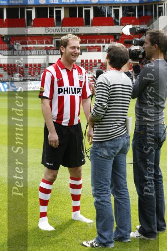 Eindhoven, 28 Augustus 2007
PSV Selektie, Seizoen 2007/2008
Jeroen v d Berk die moets fungeren als stand-in voor Jan Kromkamp in gesprek met Omroep Brabant TV