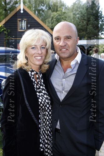 Laren/ Eemnes 29 augustus 2007
Willibrord Frequin en zijn Suzanne trouwen. Ze vertrekken vanaf thuis met koets naar de theetuin. John v d Heuvel