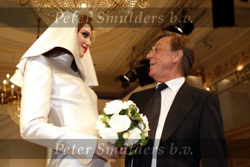 Amsterdam 9 september 2007
Modedshow Frans Molenaar in het Amstel Hotel met oa Kim Feenstra Micky Hoogendijk en Irene v d Laar.