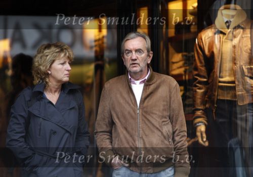 Amsterdam 1 september 2007
Lex Harding met zijn vrouw aan het winkelen op de pc hooftstraat.
Peter Smulders bv