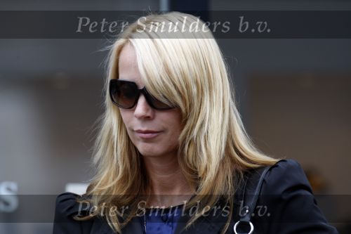 Huizen en Bussum 8 september 2007
Linda de Mol laat met vriendin de hond uit en gaat daarna winkeleln.
Peter Smulders bv