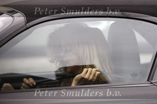 Huizen en Bussum 8 september 2007
Linda de Mol laat met vriendin de hond uit en gaat daarna winkeleln.
Peter Smulders bv