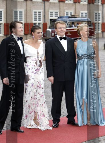Apeldoorn 1 september 2007
Prins Willem Alexander viert zijn 40e verjaardag op paleis het Loo met Maxima Alexia Ariane en Amalia.