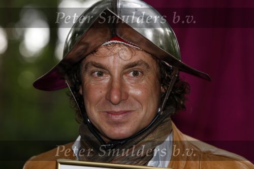 Drunen 22 augustus 2007
Marc Borsato wordt tot Baron van het Land v ooit geslagen. Marc op paard.