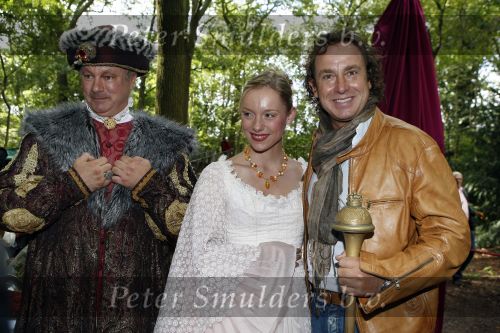 Drunen 22 augustus 2007
Marc Borsato wordt tot Baron van het Land v ooit geslagen. Marc op paard.
