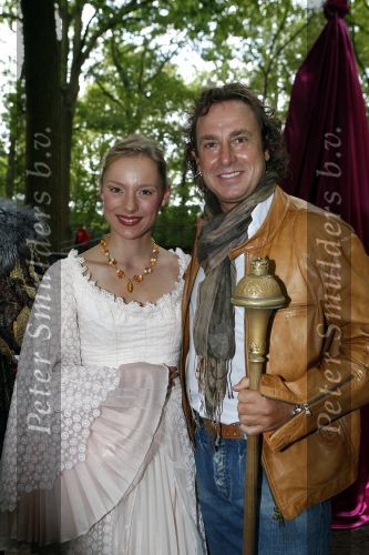 Drunen 22 augustus 2007
Marc Borsato wordt tot Baron van het Land v ooit geslagen. Marc op paard.