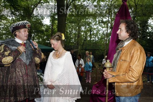 Drunen 22 augustus 2007
Marc Borsato wordt tot Baron van het Land v ooit geslagen. Marc op paard.