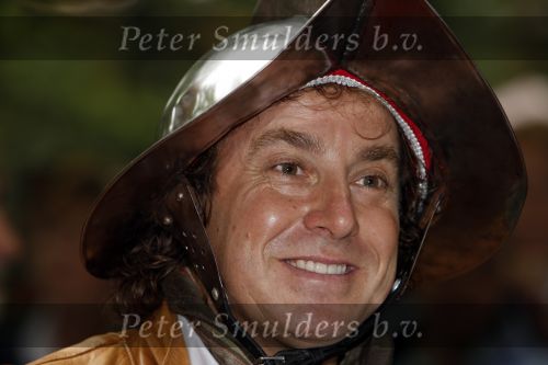 Drunen 22 augustus 2007
Marc Borsato wordt tot Baron van het Land v ooit geslagen. Marc op paard.