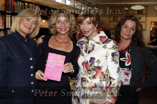 Laren 30 augustus 2007
Presentatie boek over relaties van Carla Schenk. Vivian Boelen Belinda Meuldijk en Marijke Helwegen