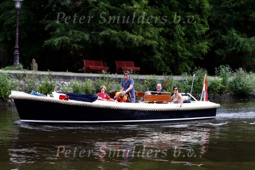 Amsterdam 11 augustus 2007
Martijn Krabbe en Amanda gaan varen met hun kinderen Bickel Michelle en Yasmijn.