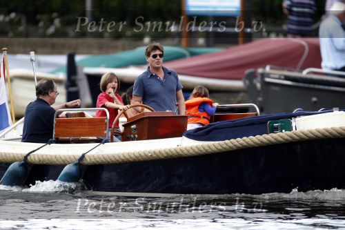 Amsterdam 11 augustus 2007
Martijn Krabbe en Amanda gaan varen met hun kinderen Bickel Michelle en Yasmijn.
