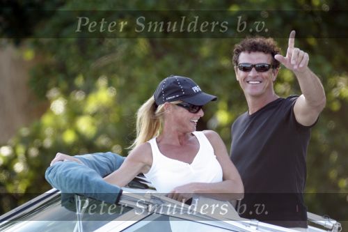 Vreeland 29 augustus 2007
Milika Peterzon met haar vriend Jurgen Smit aan het varen met de boot op de Vecht.