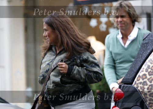 Amsterdam 1 september 2007
Patty Brard met haar verloofde Antoine op de pc hooftstraat in haar smart.