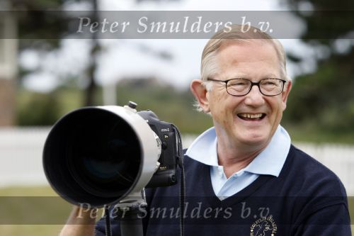 Zandvoort 18 augustus 2007
Pieter v Vollenhoven speelt mee met een charity wedstrijd van de klm open golf een week nadat bij hemin het ziekenhuis stuk huid verwijderd is. Pieter met canon fotocamera en telelens