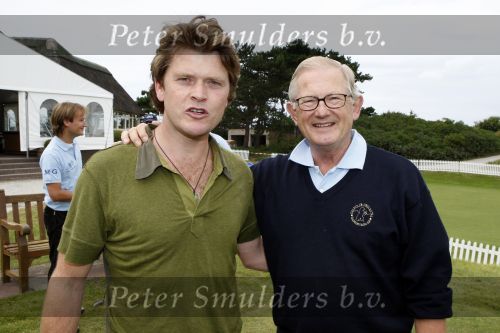 Zandvoort 18 augustus 2007
Pieter v Vollenhoven speelt mee met een charity wedstrijd van de klm open golf een week nadat bij hemin het ziekenhuis stuk huid verwijderd is. Pieter met Beau v Erven Dorens