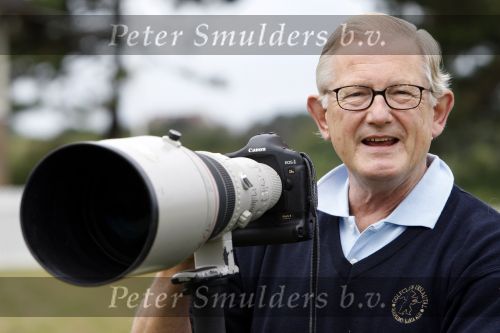 Zandvoort 18 augustus 2007
Pieter v Vollenhoven speelt mee met een charity wedstrijd van de klm open golf een week nadat bij hemin het ziekenhuis stuk huid verwijderd is. Pieter met canon fotocamera en telelens