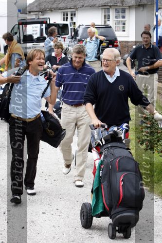 Zandvoort 18 augustus 2007
Pieter v Vollenhoven speelt mee met een charity wedstrijd van de klm open golf een week nadat bij hemin het ziekenhuis stuk huid verwijderd is.