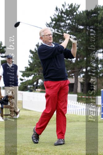 Zandvoort 18 augustus 2007
Pieter v Vollenhoven speelt mee met een charity wedstrijd van de klm open golf een week nadat bij hemin het ziekenhuis stuk huid verwijderd is.