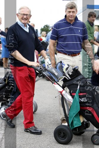 Zandvoort 18 augustus 2007
Pieter v Vollenhoven speelt mee met een charity wedstrijd van de klm open golf een week nadat bij hemin het ziekenhuis stuk huid verwijderd is.