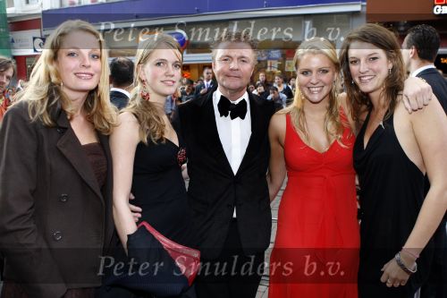 Amsterdam 23 augustus 2007
Premiere  film Matt Damon in Tuschinski. Rene Mioch met dochters en vriendinnen