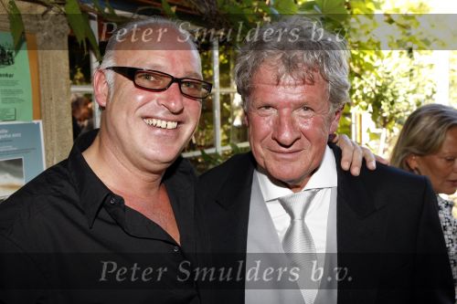 Laren/ Eemnes 29 augustus 2007
Willibrord Frequin en zijn Suzanne trouwen. Ze vertrekken vanaf thuis met koets naar de theetuin. Rene v d Gijp