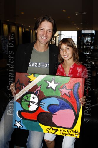 Hoofddorp 27 augustus 2007
Bijeenkomst bij van der valk hotel ivm met schilderijen voor goede doelen door bn ers. Rick Engelkes met dochter