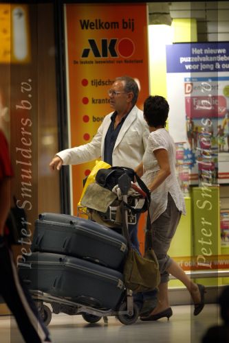 Schiphol 15 augustus 2007
Rob de Nijs en zijn vriendin Henriette komen terug van vakantie in Spanje.