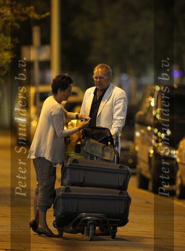 Schiphol 15 augustus 2007
Rob de Nijs en zijn vriendin Henriette komen terug van vakantie in Spanje.