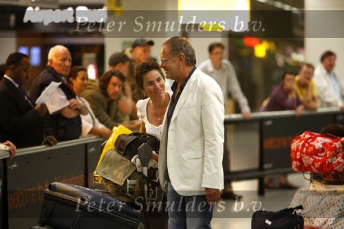 Schiphol 15 augustus 2007
Rob de Nijs en zijn vriendin Henriette komen terug van vakantie in Spanje.