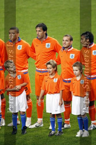 Amsterdam 8 september 2007
kwalificatieduel voor EK tussen Nederland en Bulgarije in de amsterdam arena. Nederland wint met 2-0. Wilfred Bouma Ruud v Nistelrooy Wesley Sneijder en Gioavanni v Bronkhorst